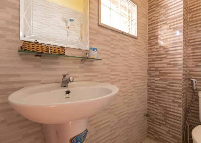 Hotel Oyo 791 Hoang Anh 3*
